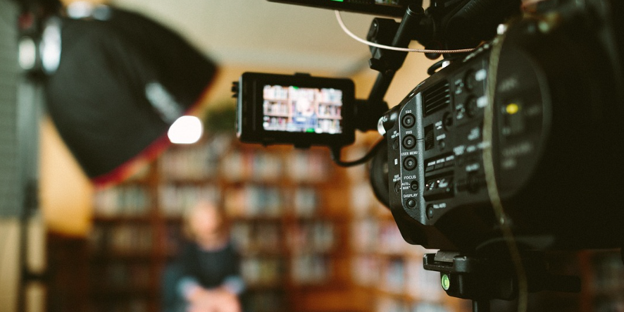 Come creare video didattici di qualità con budget limitati